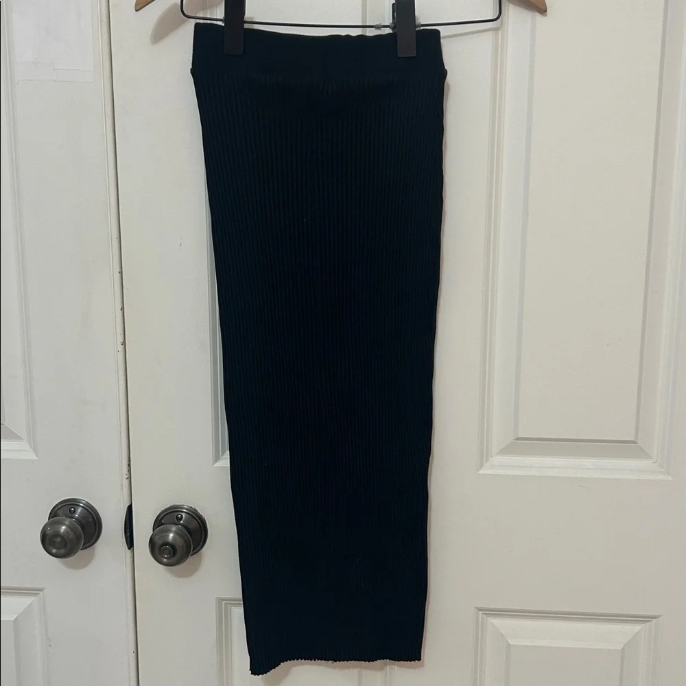 Zara high waisted, ribbed stretchy midi pencil skirt size small black NWT